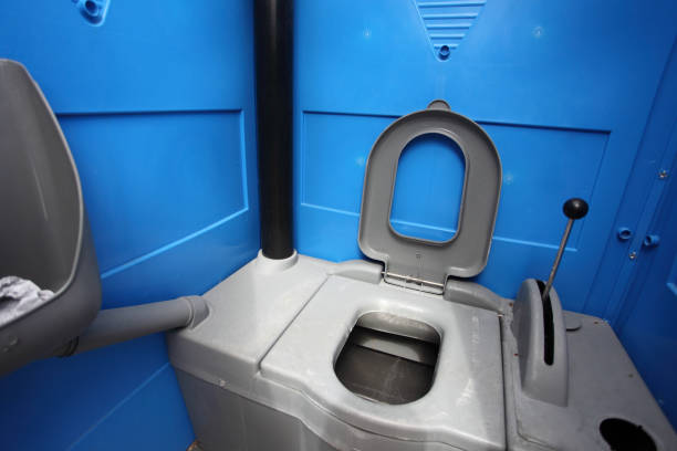Porta potty rental for outdoor events in Mapleton, ND